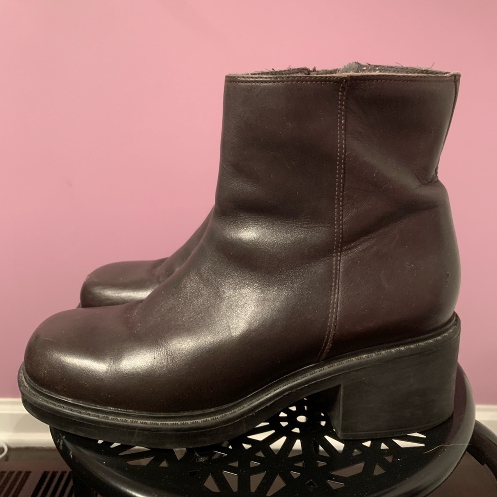 Brown square toe 90s boots
